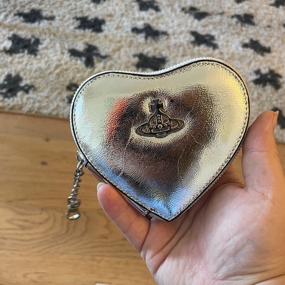 Vivienne Westwood Metallic Silver Heart Purse key holder - Picture 2 of 4